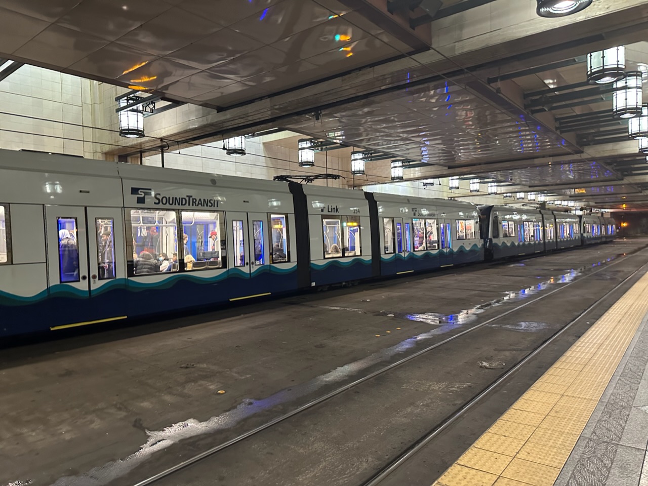 Lynnwood Link Faces Operational Challenges and Service Level Questions