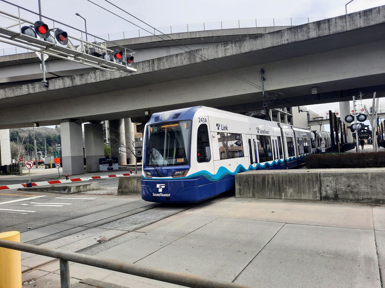 Sound Transit Decreases Link Frequencies to 20 Minutes Through August 20 for Repair Work